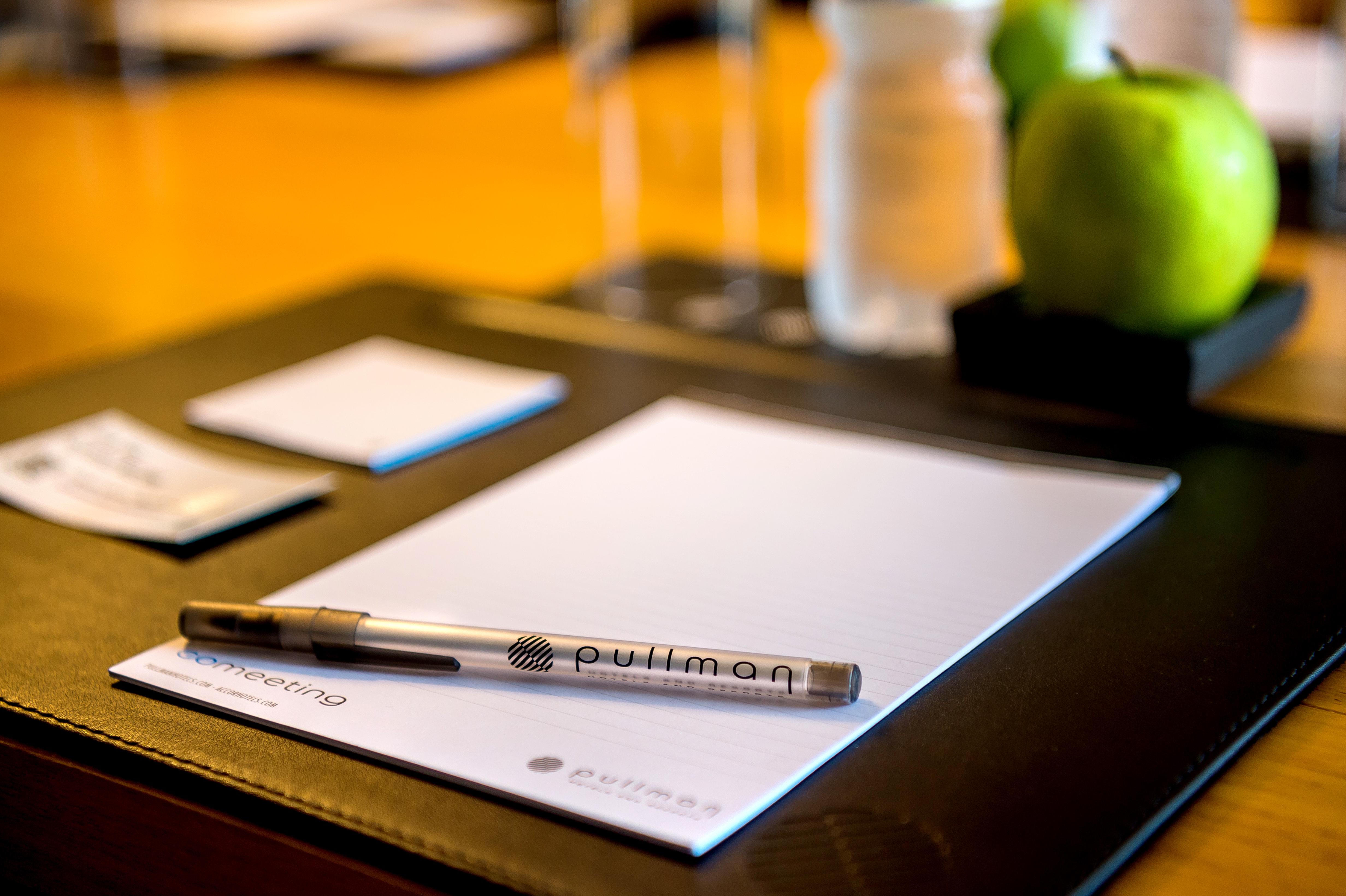 Pullman Sao Paulo Guarulhos Airport Hotel Kültér fotó A pen and a notepad
