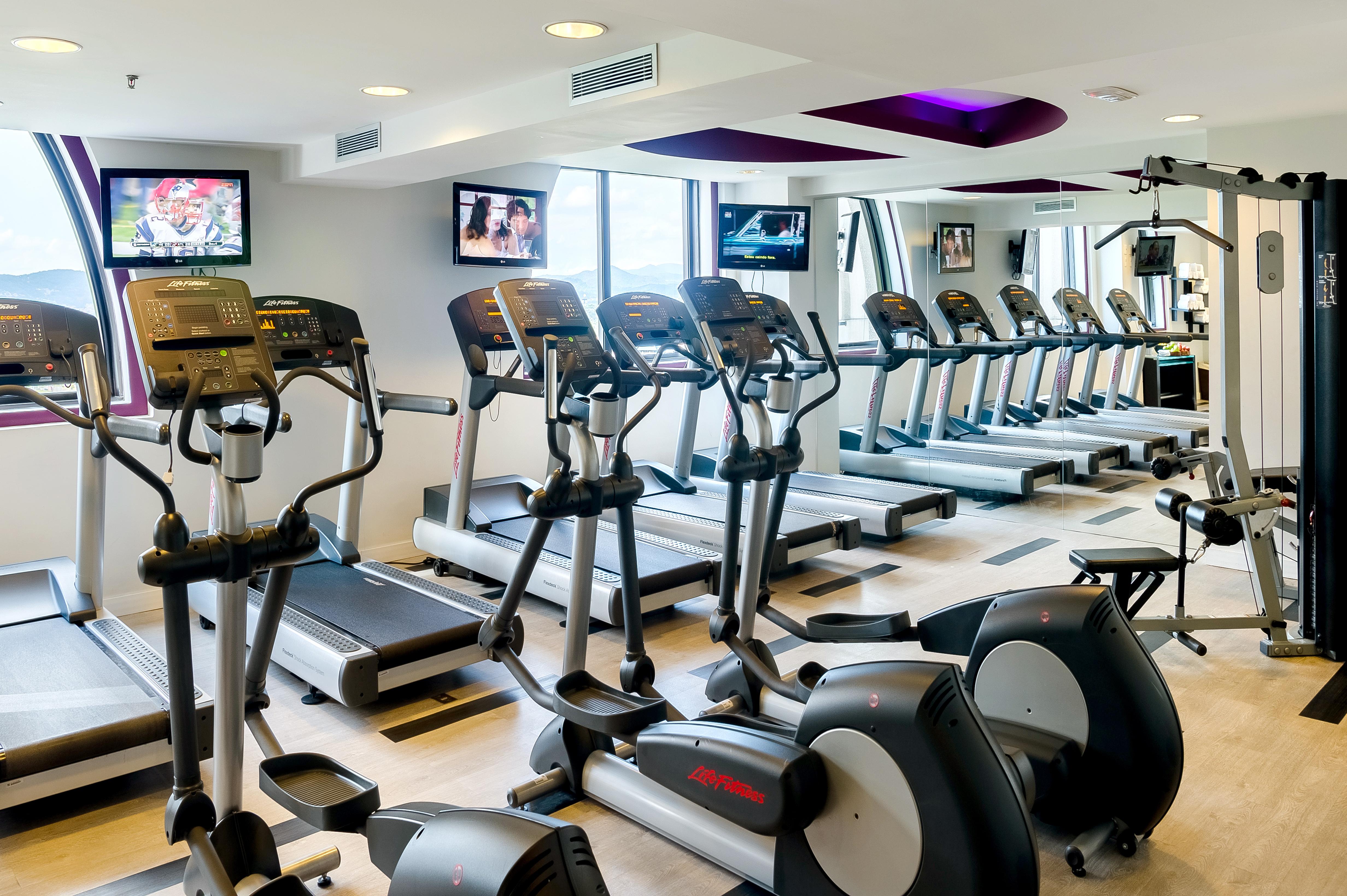 Pullman Sao Paulo Guarulhos Airport Hotel Kültér fotó A typical Virgin Active gym